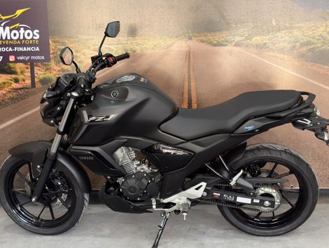 YAMAHA FZ15 CONNECTED