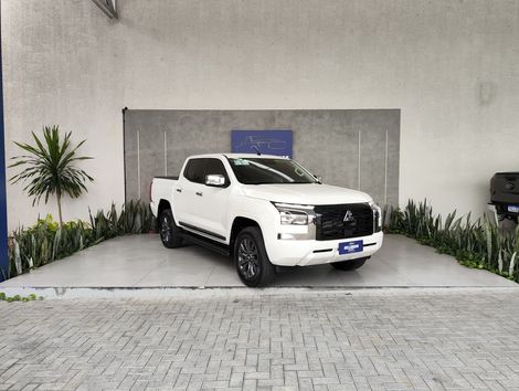 Mitsubishi Triton HPE 2.4 CD 4x4 TB Diesel Aut.