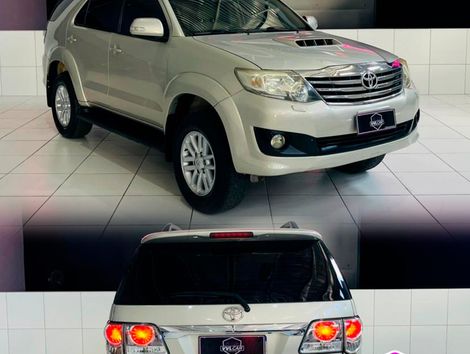 Toyota Hilux SW4 SRV D4-D 4x4 3.0 TDI Dies. Aut