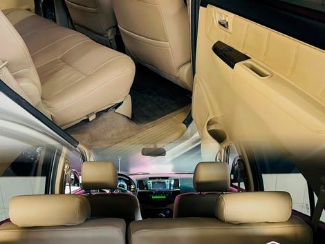 Toyota Hilux SW4 SRV D4-D 4x4 3.0 TDI Dies. Aut