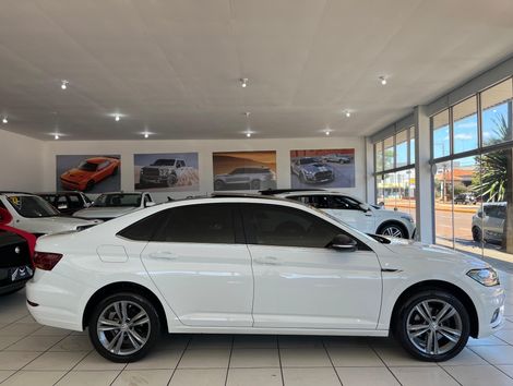 VolksWagen JETTA R-Line 250 TSI 1.4 Flex 16V Aut.