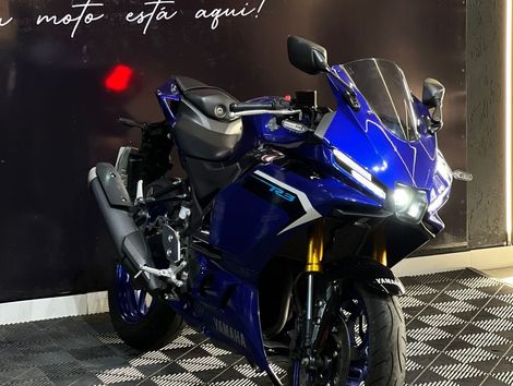 YAMAHA YZF R-3 CONNECTED 321/ABS