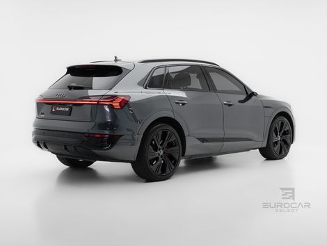 Audi Q8 E-TRON Performance Black (Elétrico)