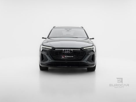 Audi Q8 E-TRON Performance Black (Elétrico)