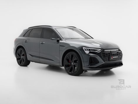 Audi Q8 E-TRON Performance Black (Elétrico)