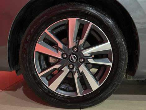 Nissan VERSA Advance 1.6 16V Flex Aut.