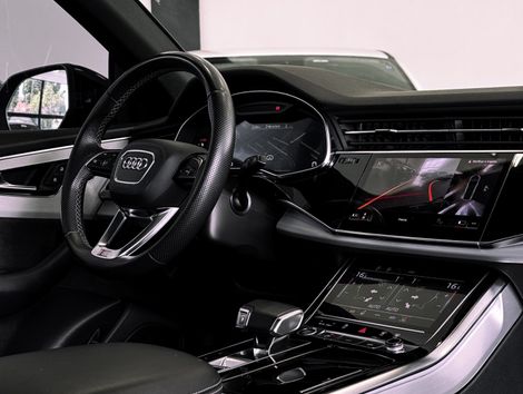 Audi Q8 Perf.Black 3.0 TFSI Quat. S-tr/(Híb.)