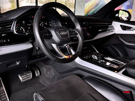 Audi Q8 Perf.Black 3.0 TFSI Quat. S-tr/(Híb.)