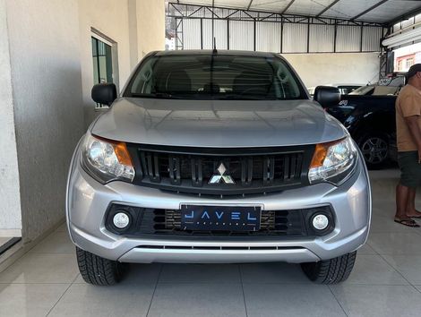 Mitsubishi L200 Tri. Outd. GLX 2.4 CD 4x4 Die. Mec.