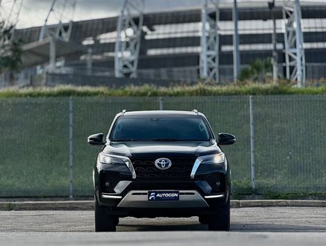 Toyota Hilux SW4 SRX 4x4 2.8 TDI 16V Dies. Aut.