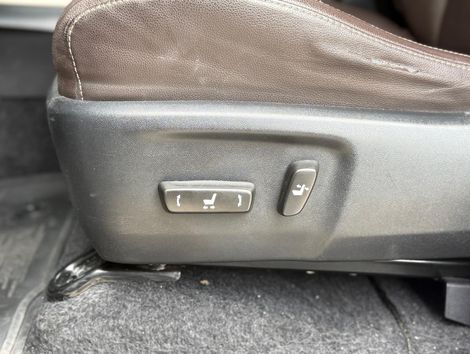 Toyota Hilux SW4 SRX 4x4 2.8 TDI 16V Dies. Aut.