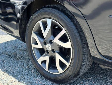 Nissan VERSA UNIQUE 1.6 16V FlexStart 4p Aut.