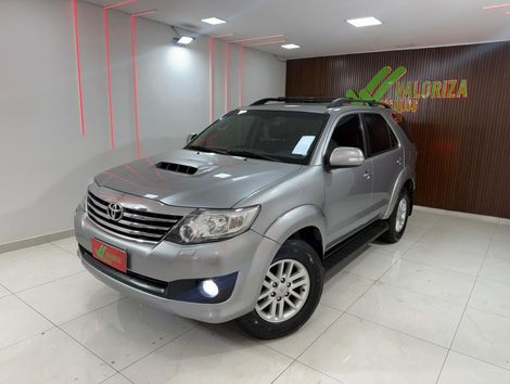 Toyota Hilux SW4 SRV D4-D 4x4 3.0 TDI Dies. Aut