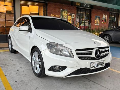 Mercedes Classe A 200 1.6 TB 16V Urban 156cv Aut.