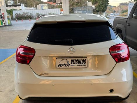 Mercedes Classe A 200 1.6 TB 16V Urban 156cv Aut.