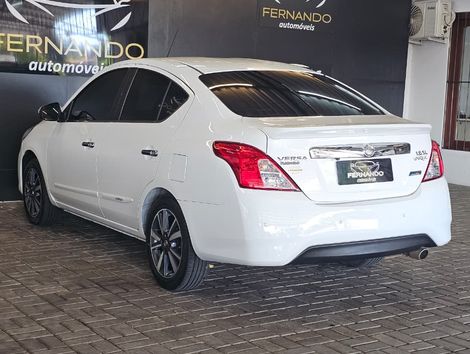 Nissan VERSA UNIQUE 1.6 16V FlexStart 4p Aut.