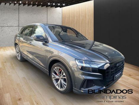 Audi Q8 Perf.Black 3.0 TFSI Quat. S-tr/(Híb.)