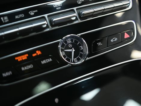 Mercedes E-250 CGI Avantgarde 2.0 TB 211cv Aut.