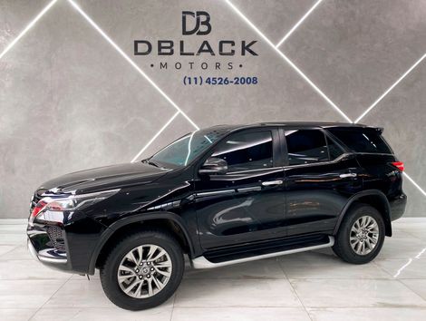 Toyota Hilux SW4 SRX 4x4 2.8 TDI 16V Dies. Aut.