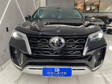 Toyota Hilux SW4 SRX 4x4 2.8 TDI 16V Dies. Aut.