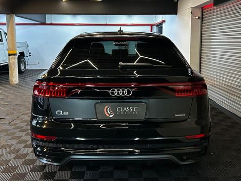 Audi Q8 Perf.Black 3.0 TFSI Quat. S-tr/(Híb.)