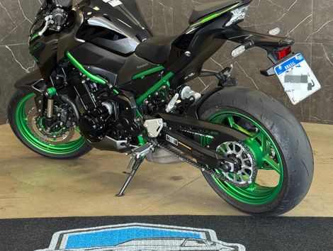 KAWASAKI Z900 