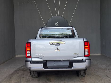 Mitsubishi Triton HPE-S 2.4 CD 4x4 TB Diesel Aut.