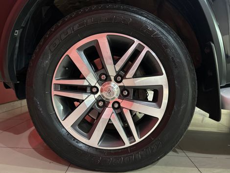 Toyota Hilux SW4 SRX 4x4 2.8 TDI 16V Dies. Aut.