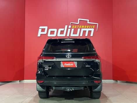 Toyota Hilux SW4 SRX 4x4 2.8 TDI 16V Dies. Aut.