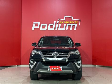 Toyota Hilux SW4 SRX 4x4 2.8 TDI 16V Dies. Aut.