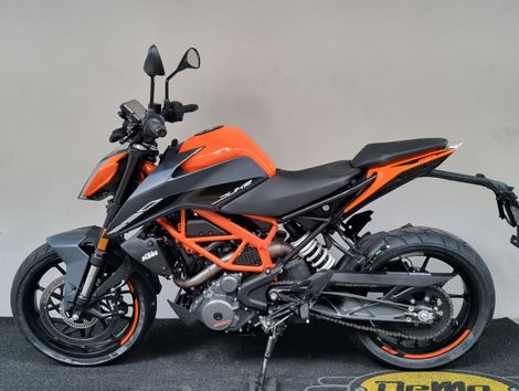 KTM DUKE 390