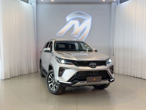 Toyota Hilux SW4 SRX Plat. 4x4 2.8 TB Die. Aut.