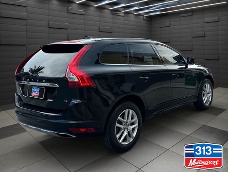 Volvo XC 60 T-5 MOMENTUM 2.0 245cv FWD 5p