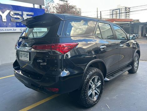 Toyota Hilux SW4 SRV 4x2 2.7 Flex 16V Aut.