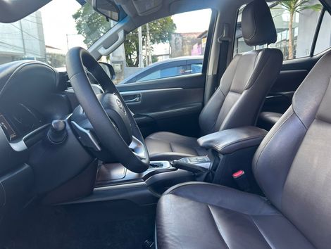 Toyota Hilux SW4 SRV 4x2 2.7 Flex 16V Aut.