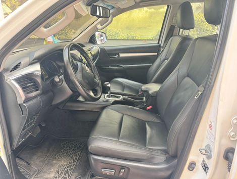 Toyota Hilux CD SRV 4x4 2.8 TDI Diesel Aut.