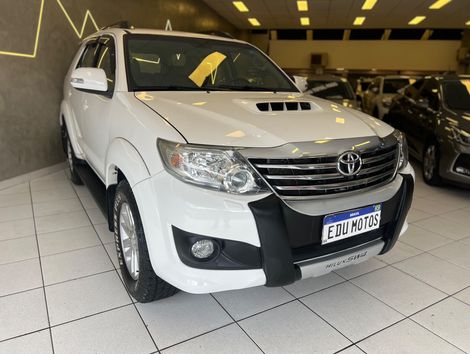 Toyota Hilux SW4 SRV D4-D 4x4 3.0 TDI Dies. Aut