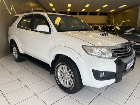 Toyota Hilux SW4 SRV D4-D 4x4 3.0 TDI Dies. Aut