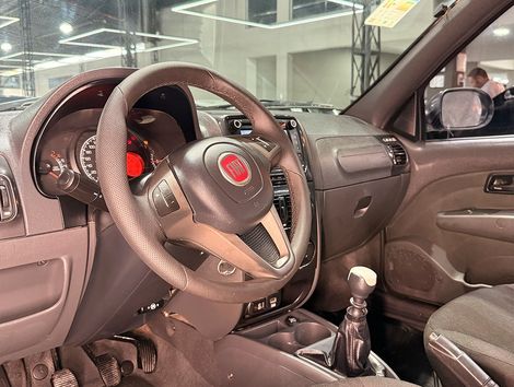 Fiat Strada Freedom 1.4 Flex 8V CD