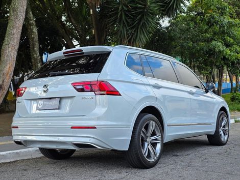 VolksWagen TIGUAN Allspac Comf 250 TSI 1.4 Flex