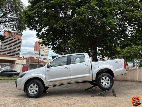 Toyota Hilux CD SRV 4x4 2.7 Flex 16V Aut.