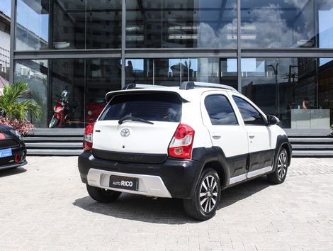 Toyota ETIOS CROSS 1.5 Flex 16V 5p Aut.