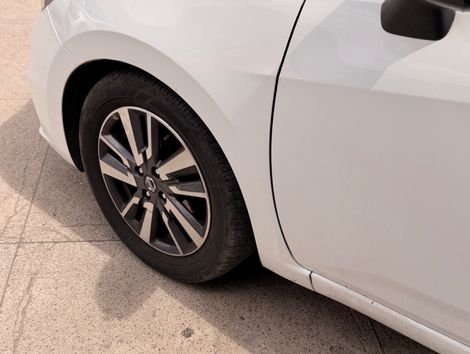 Nissan VERSA Advance 1.6 16V Flex Aut.