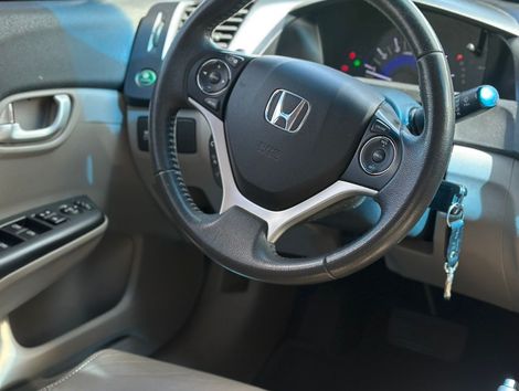 Honda Civic Sedan LXR 2.0 Flexone 16V Aut. 4p