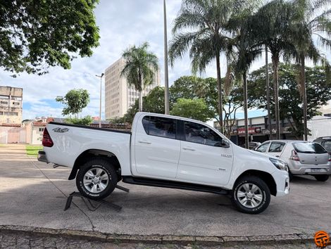 Toyota Hilux CD SRV 4x4 2.8 TDI Diesel Aut.