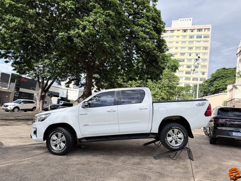 Toyota Hilux CD SRV 4x4 2.8 TDI Diesel Aut.