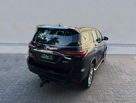 Toyota Hilux SW4 SRX 4x4 2.8 TDI 16V Dies. Aut.