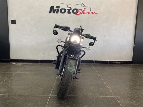 TRIUMPH BONNEVILLE BOBBER BLACK 1200cc