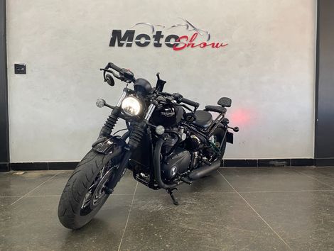 TRIUMPH BONNEVILLE BOBBER BLACK 1200cc