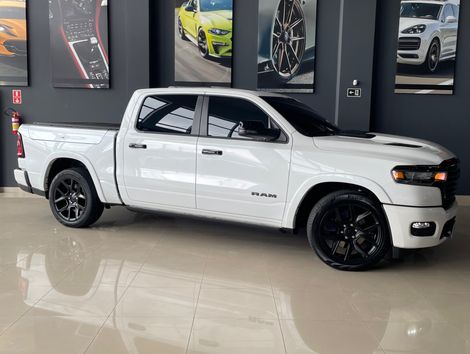 RAM 1500 LARAM. NIGHT ED. BI-TB 3.0 4x4 Aut.
